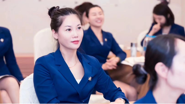 修齐礼仪行为美学班形体仪态导师课程照片